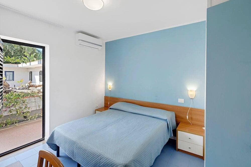 Marina Living Rooms – Economy Doppelzimmer mit Gemeinschaftspool, WLAN und Klimaanlage 1