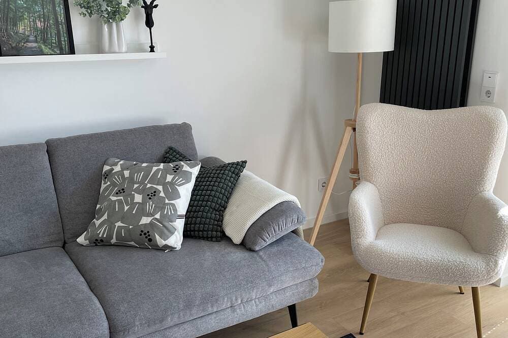 Foto 10 von 22: Moderne gemütliche Ferienwohnung mit 2 Schlafzimmern und Balkon. Hund willkommen