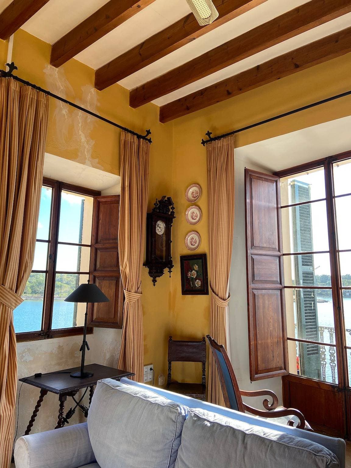 Foto 4 von 39: Ferienhaus Es Port mit Meerblick, Balkon, Terrasse und WLAN