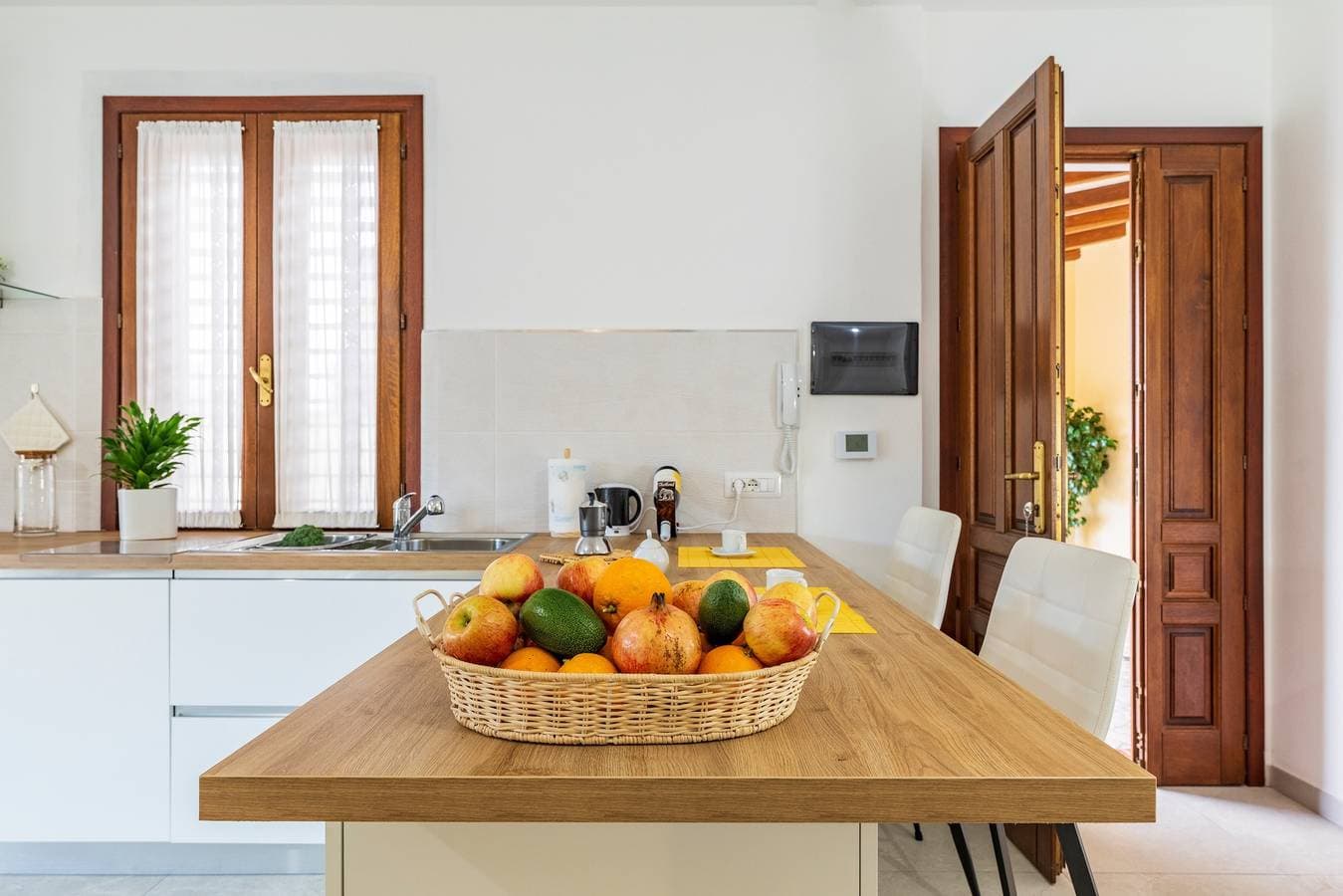 Foto 9 von 32: Ferienhaus 'Laura' mit privater Terrasse, Wi-Fi und Klimaanlage