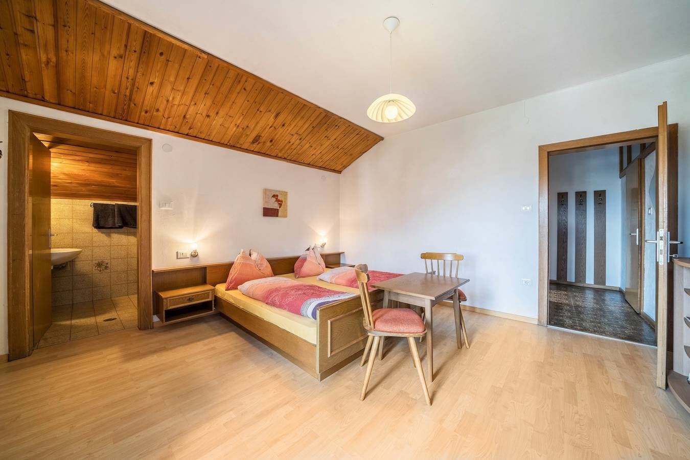 Foto 4 von 16: Ferienwohnung "Gantkofel Leilichhof" mit Bergblick, WLAN, Balkon & Garten