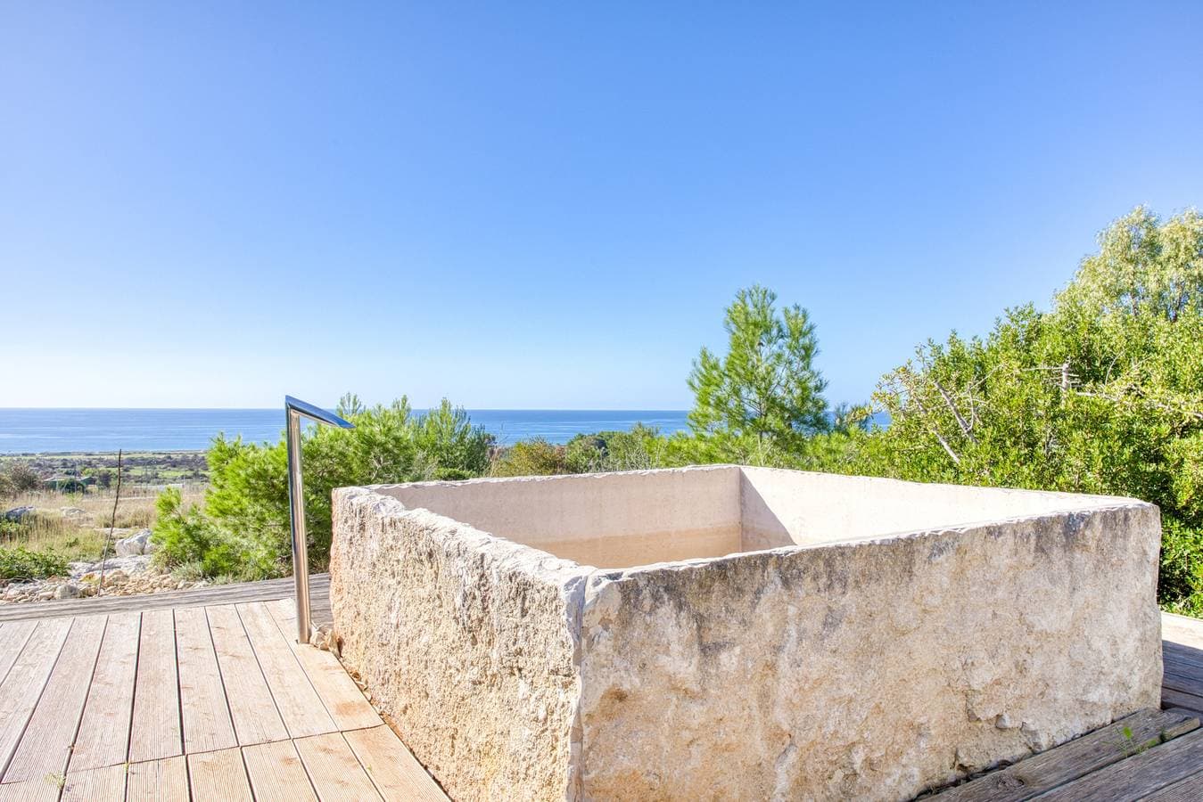 Foto 4 von 55: Strandnähe & 180°-Meerblick: moderne Pool-Villa
