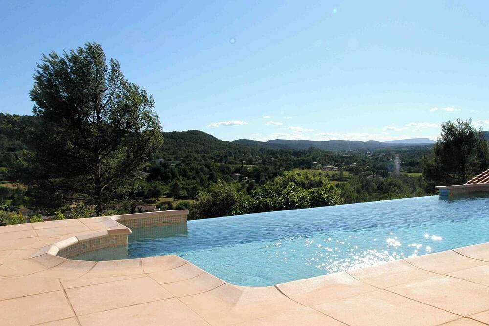 Air-conditioned villa with swimming pool Pets welcome 1