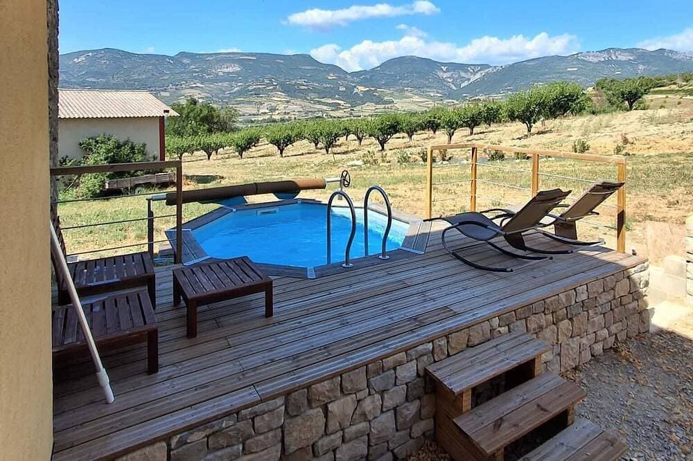 Completely renovated house in the heart of Provence 1