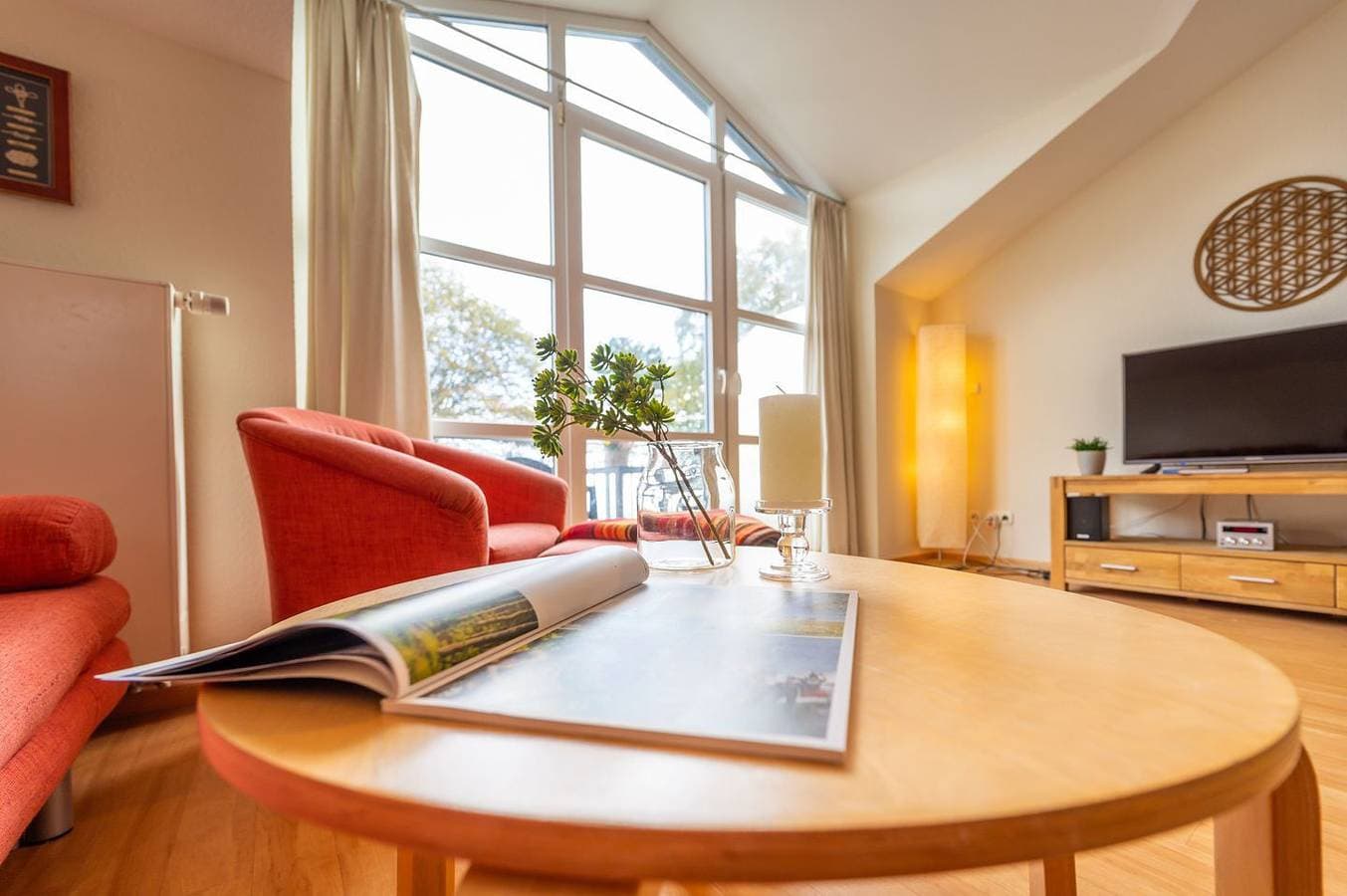Foto 7 von 14: Großzügige Ferienwohnung mit Balkon und Meerblick, direkte Strandlage