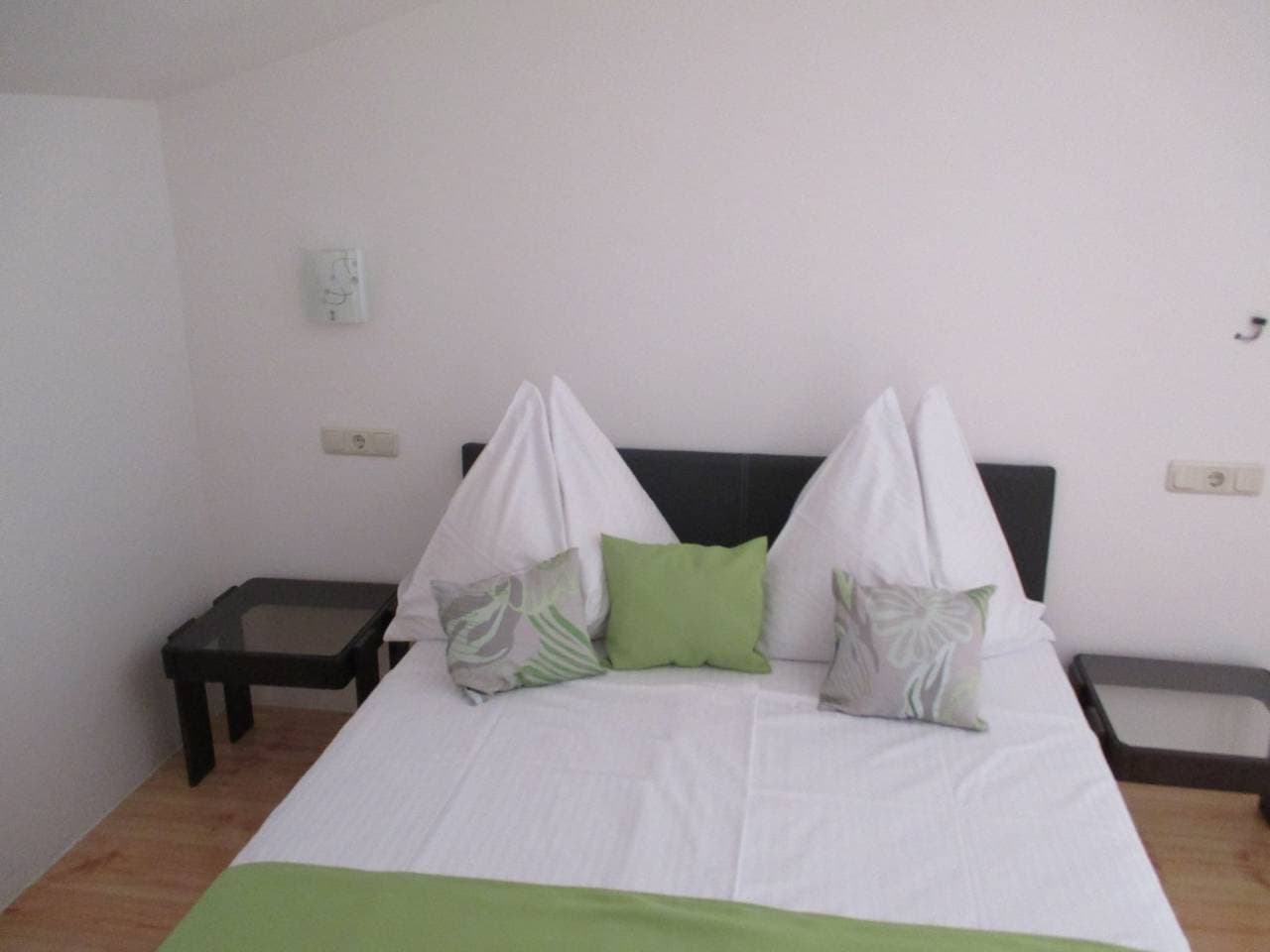 Foto 6 von 12: Double Room with Balcony 1