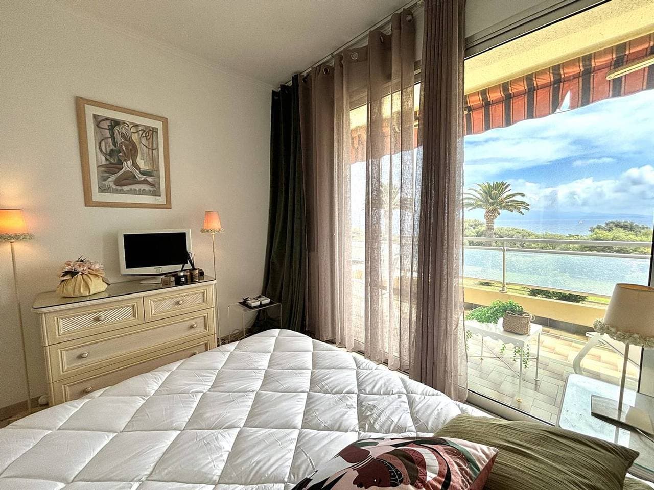 Foto 10 von 18: Ajaccio: 2-Zi Apartment, Strand & Geschäfte Nahe