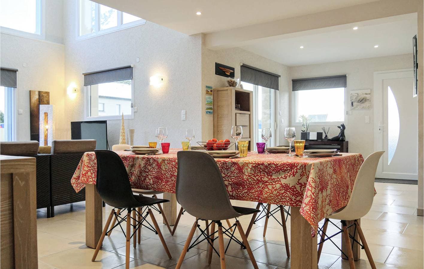 Foto 5 von 36: Juwel am Strand: 160qm mit TV, Parkplatz, Geschirrspüler, Garten und WiFi