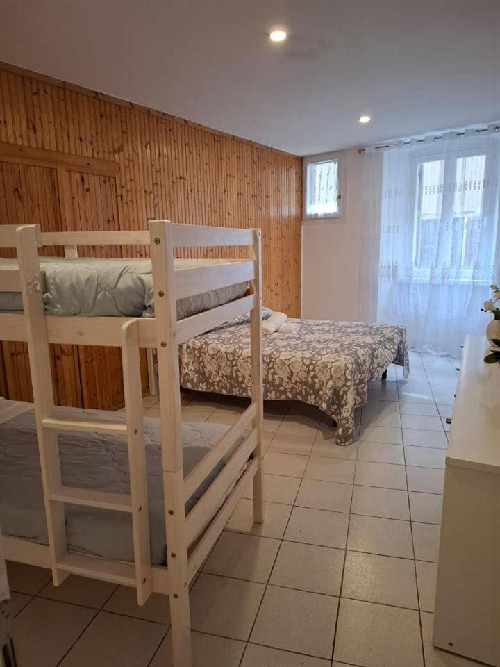 Foto 6 von 16: Two-Bedroom Family Apartment