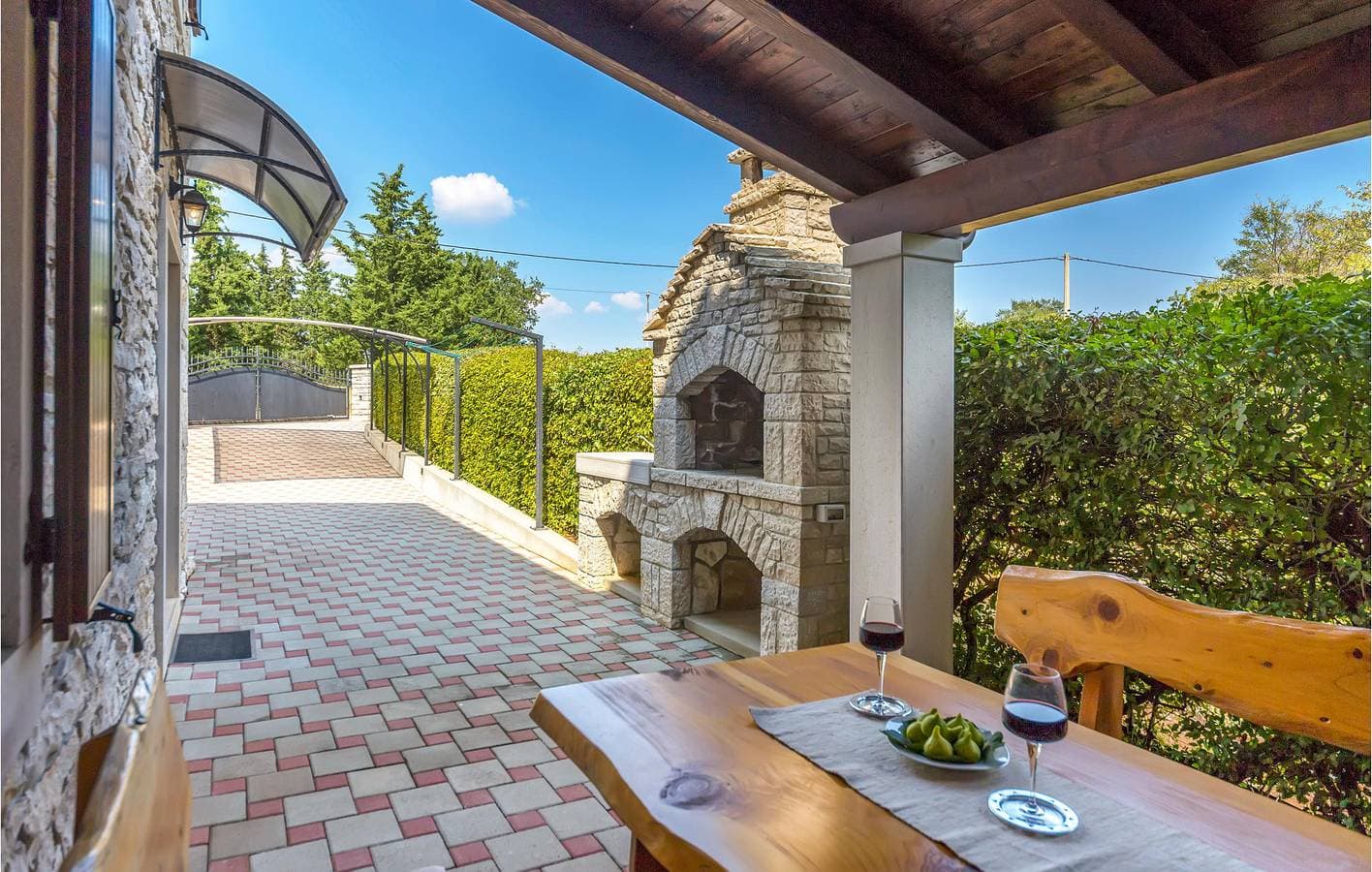 Foto 9 von 45: Gemütliche 90 m² große Wohnung mit Terrasse in der Nähe der Küste und des Stadtzentrums