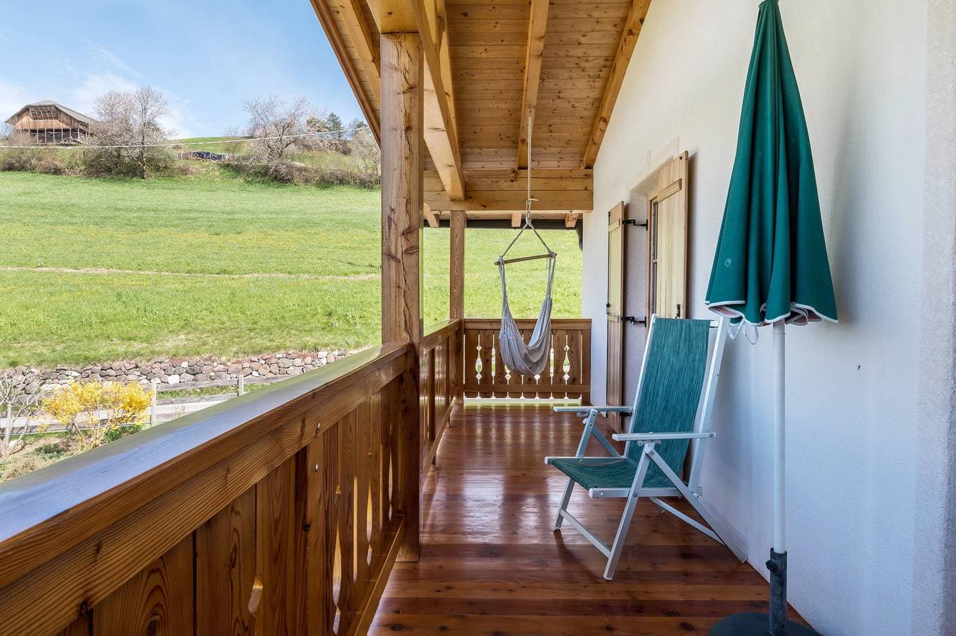 Foto 4 von 32: Ferienwohnung 'Ronsolhof Hauenstein' mit Bergblick, Gemeinschaftsgarten und WLAN
