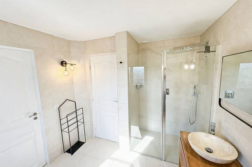 Foto 9 von 21: Bastide Luxueuse - Swimming pool & Xxl view - 12/14 pers