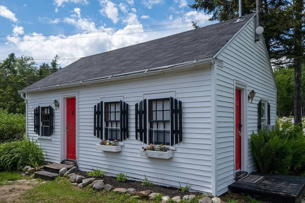 Foto 6 von 28: Open Hearth Inn Cottage 8 - 10 min to Acadia!
