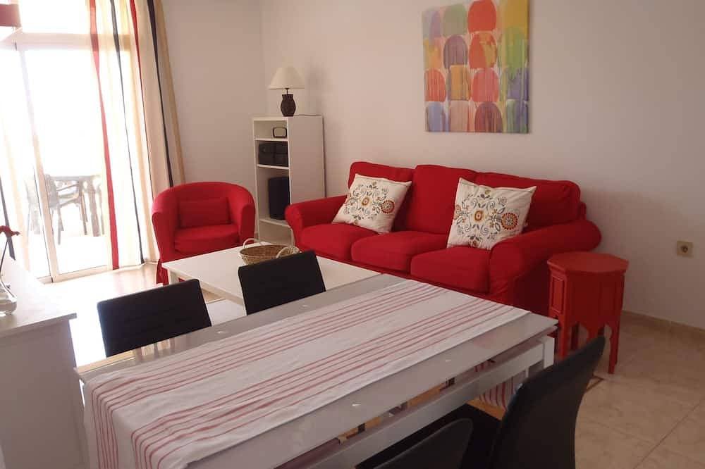 Foto 10 von 29: Geräumige, große Terrasse, sonnig, gratis WLAN, Meer, 250 m. vom Strand entfernt
