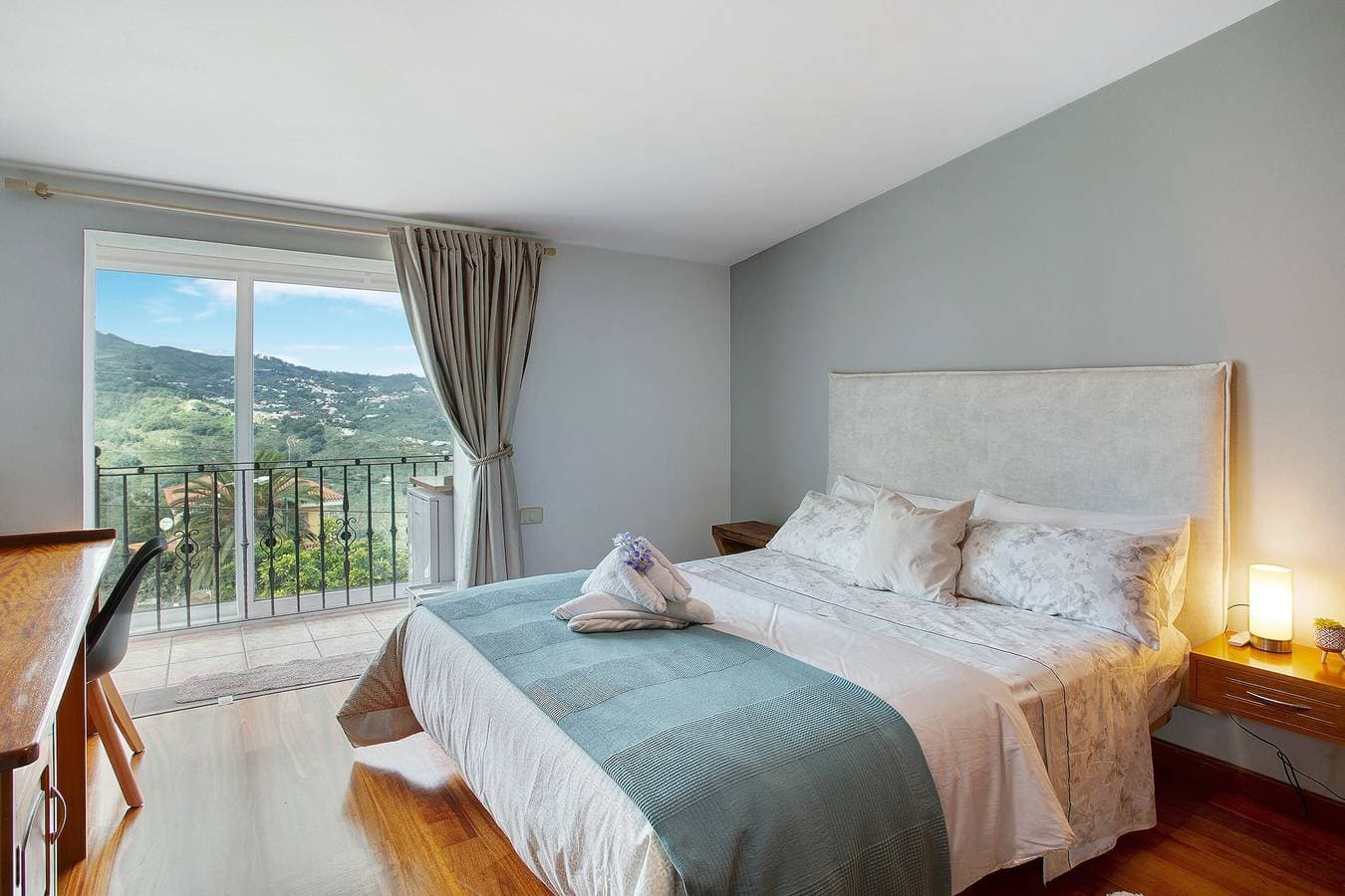 Foto 4 von 34: Ferienwohnung "Carmelo Y Carmela 4" mit Bergblick, privater Terrasse und WLAN