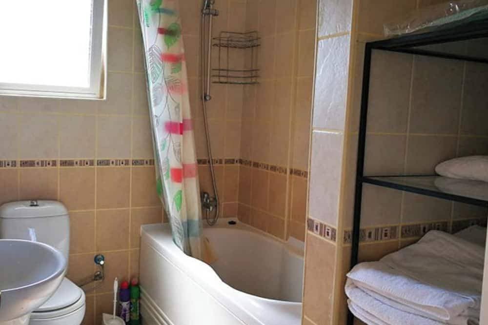 Foto 8 von 29: Fabulous 4 Bed Villa with 10m x 5m Private Pool located Ozankoy, N. Cyprus