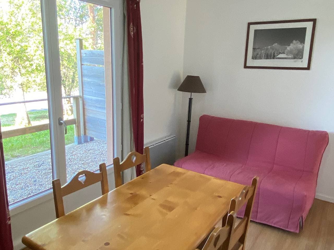Zwei ruhige Zimmer mit Pool in Super-Besse 1