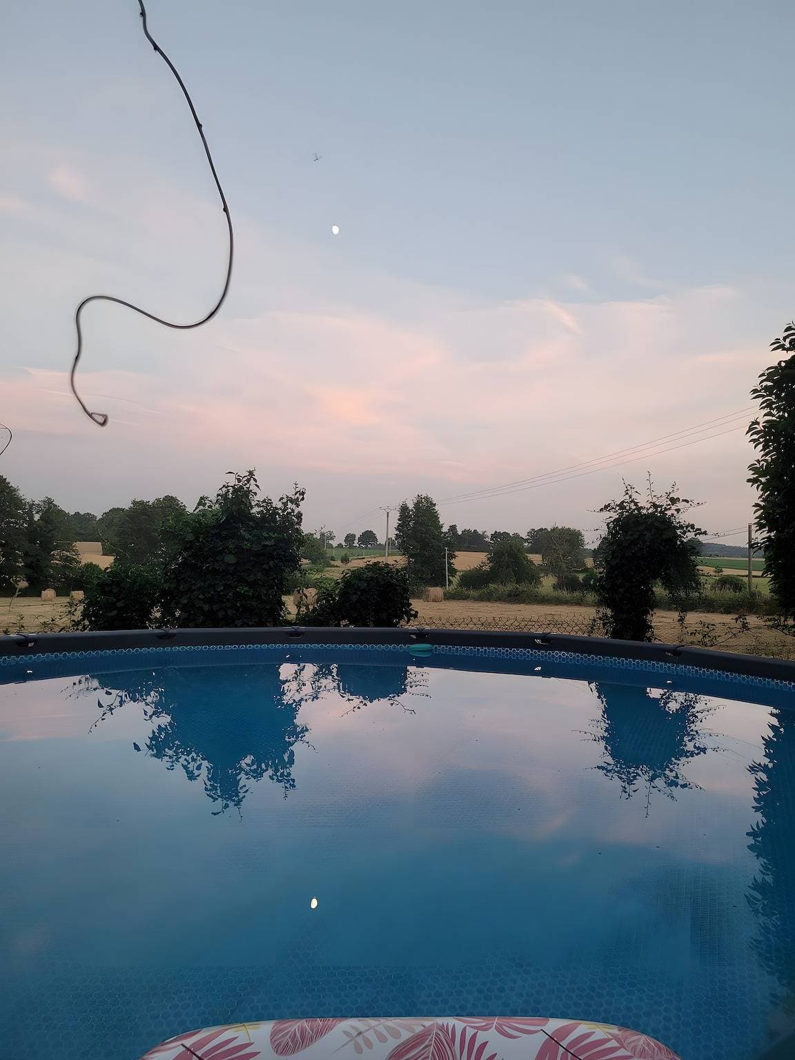 Foto 12 von 45: Gîte Belle: Gemeinschaftspool, gemeinsame Terrasse und WLAN