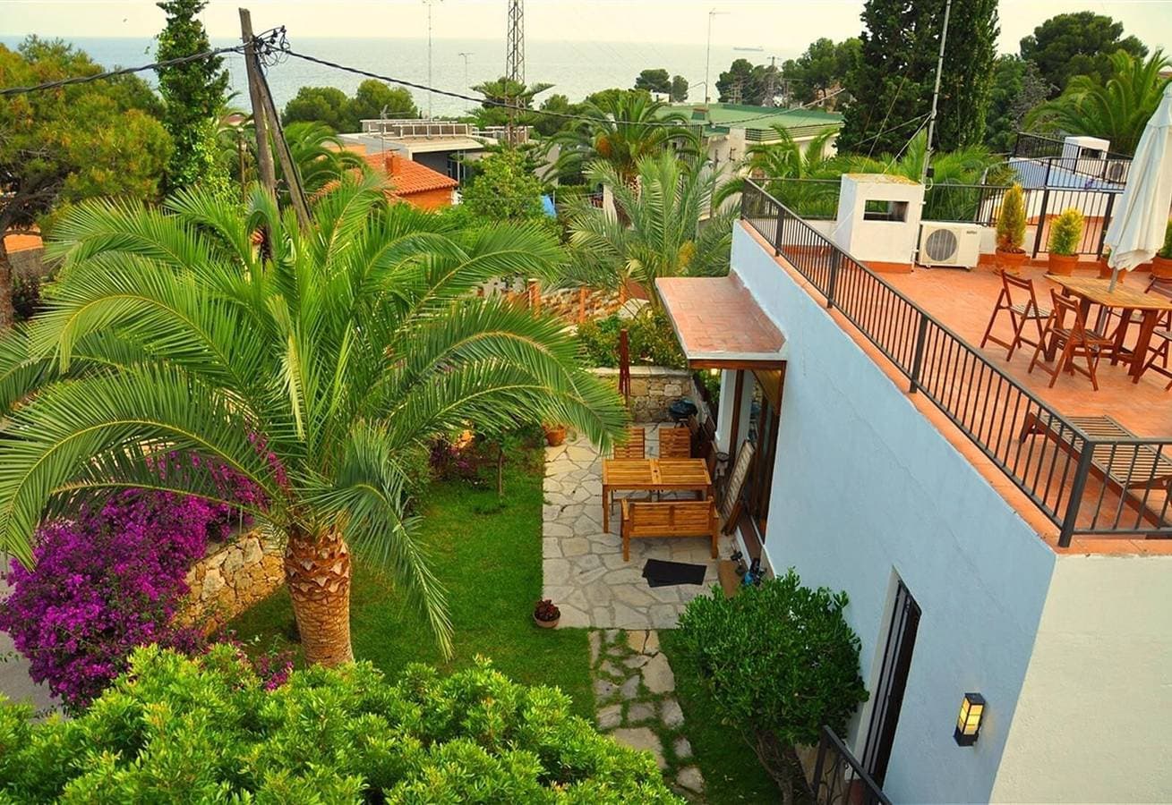 Foto 3 von 15: Ferienvilla in Tarragona mit offener Terrasse, Garten und WLAN