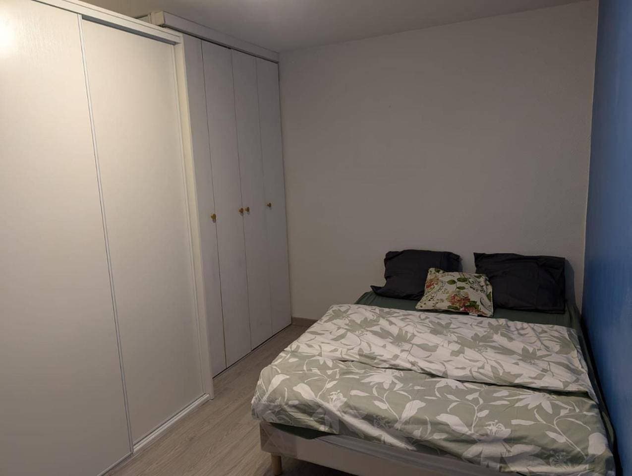 Foto 11 von 11: Double Room with Private Bathroom