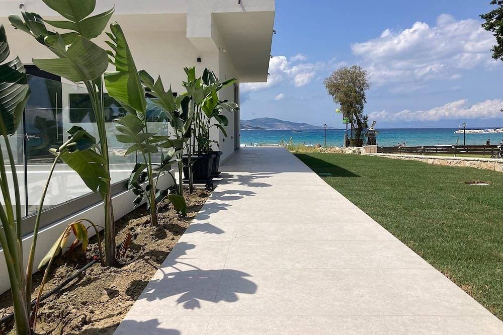Ayïa suites - Beachfront apartment rentals 1