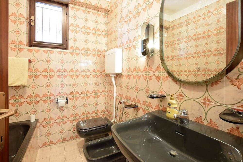 Foto 5 von 16: 2 bedroom beautiful home in Cisano di Bardolino