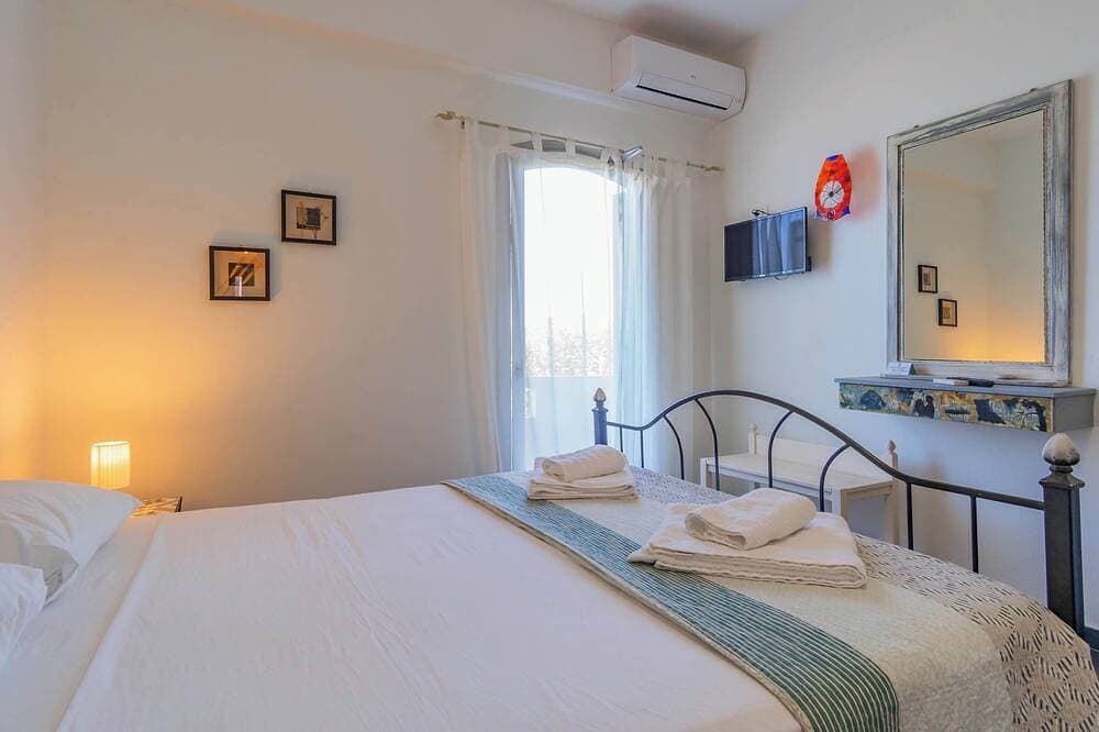 Foto 3 von 23: Elounda Christina Boutique Studios, Near the Sea