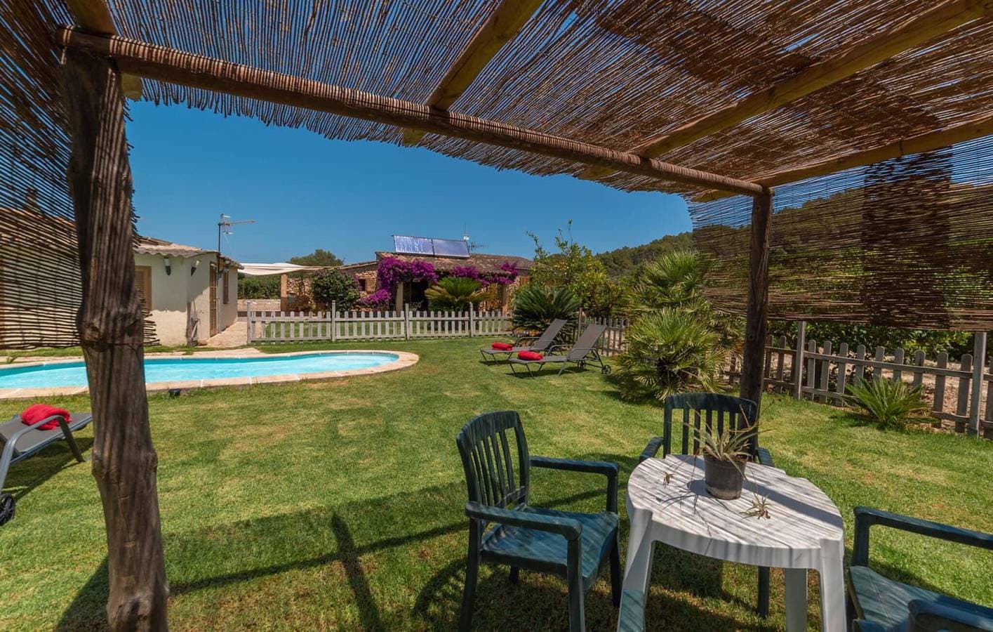 Foto 4 von 37: Palm Oasis Rückzugsort: Pool, WiFi, Küche, Nähe zum Strand & Stadt