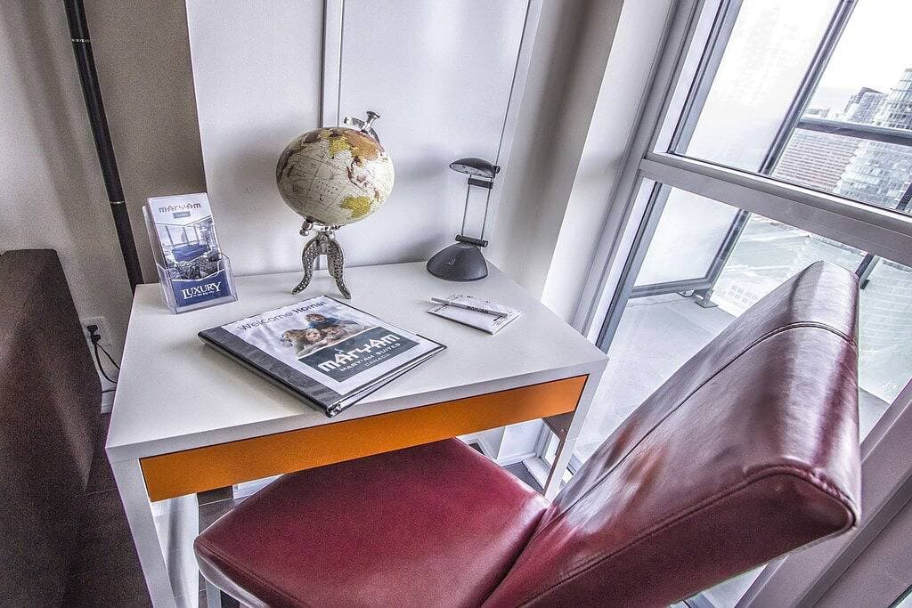 Foto 5 von 11: Stilvolles 1 Schlafzimmer Apartment mit Skyline-Blick nahe Cn Tower