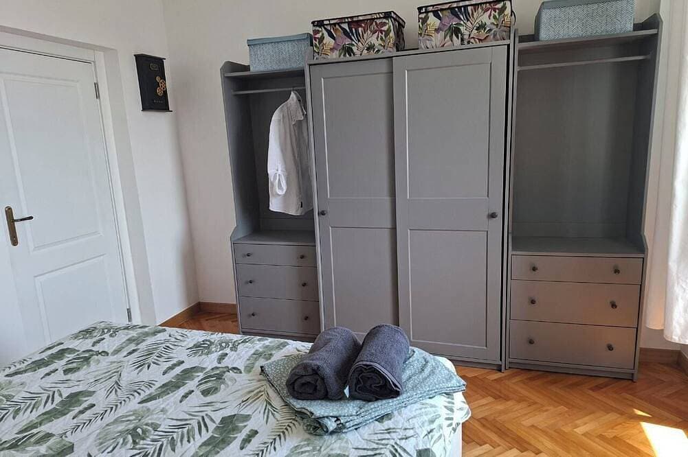 Foto 7 von 30: Charmante Retro-Wohnung mit Meerblick – strandnah im historischen Herceg-Novi
