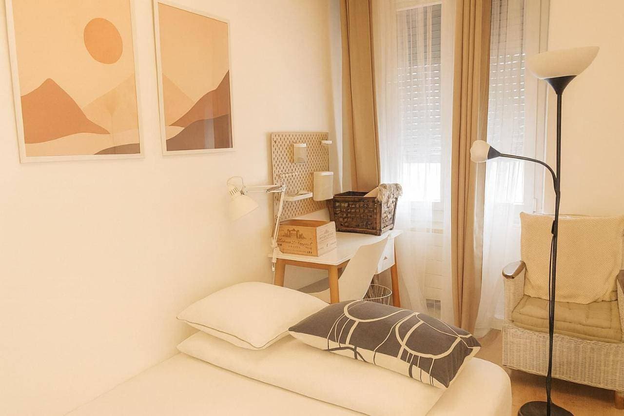 Chambres privées dans maison conviviale à Puteaux Salle de bain et cuisine partagées 1