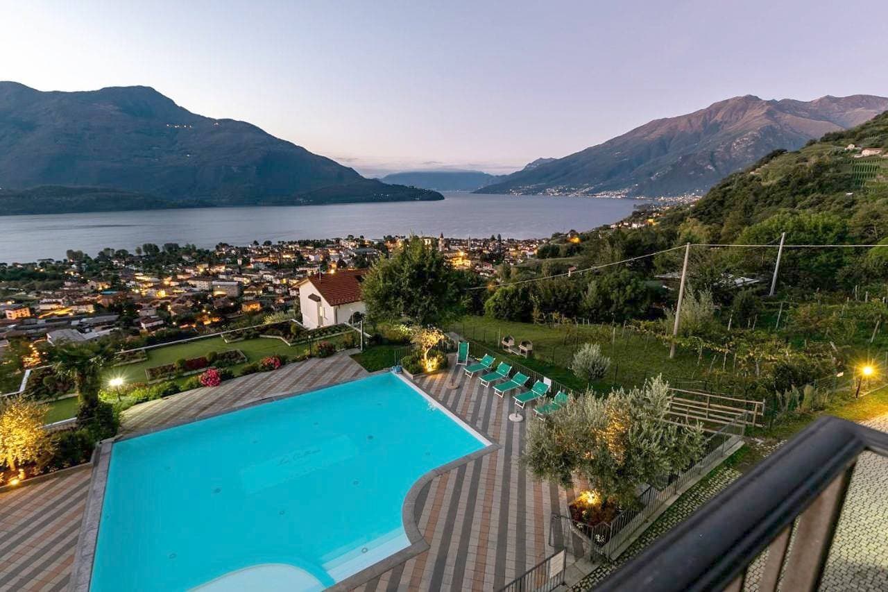 Foto 5 von 5: One-Bedroom Apartment with Partial Lake View