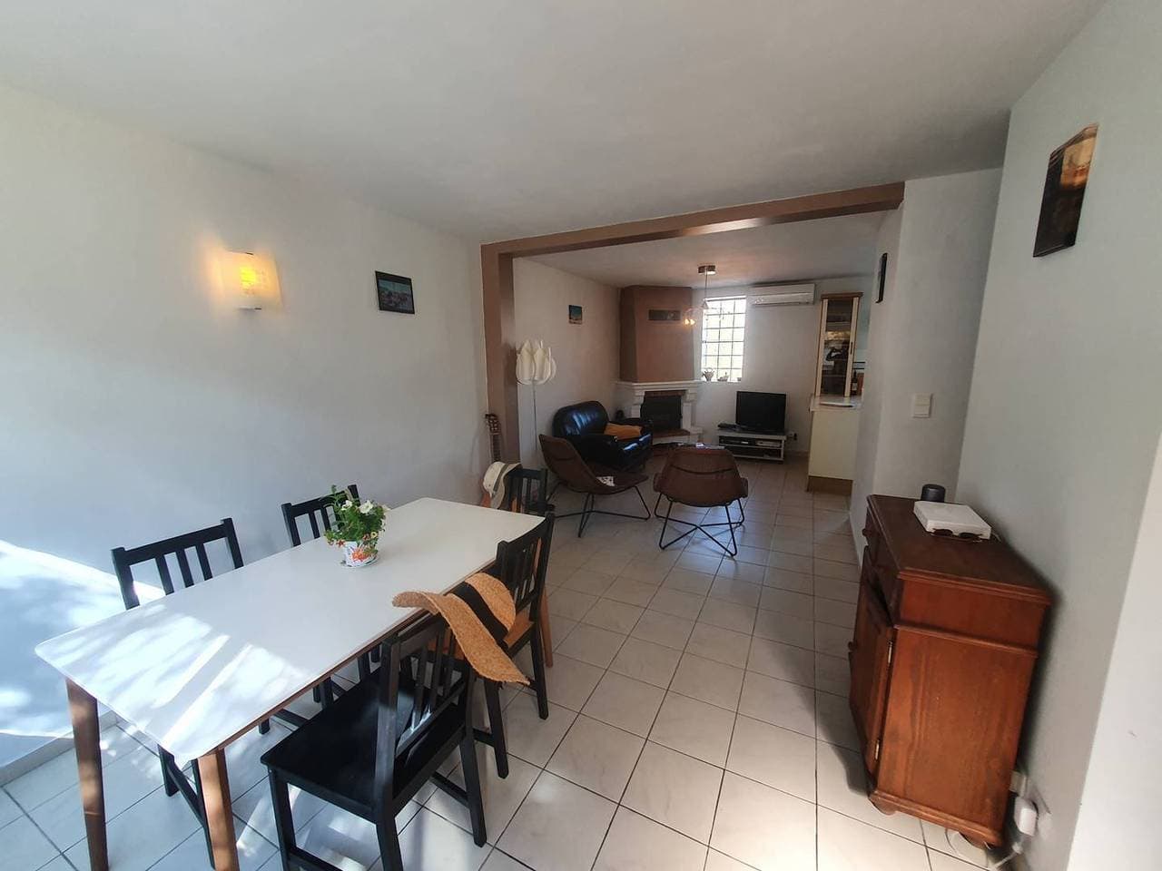 Foto 2 von 16: Mit Blick auf den Sandstrand, Klimaanlage, Internet, 3 Schlafzimmer