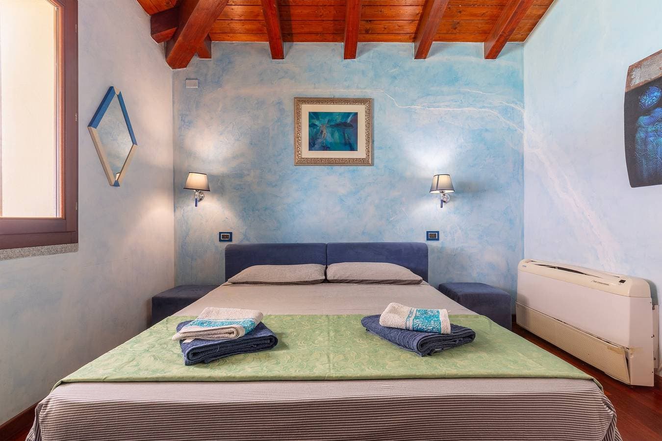 Foto 13 von 35: Villa „Roberta mit großem privatem Pool“ mit Meerblick, WLAN und Klimaanlage