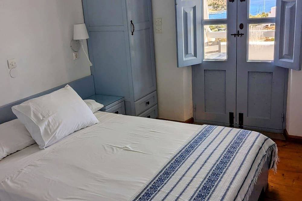 Foto 2 von 30: Property with 2 charming Patmos style family homes