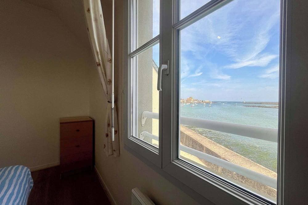 Foto 3 von 30: Les pieds dans l eau Home - Waterfront Stay