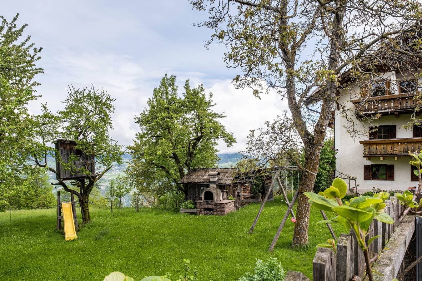 Foto 3 von 31: Ferienwohnung 'Stablerhof - Löwenzahn' mit Bergblick, Garten und WLAN