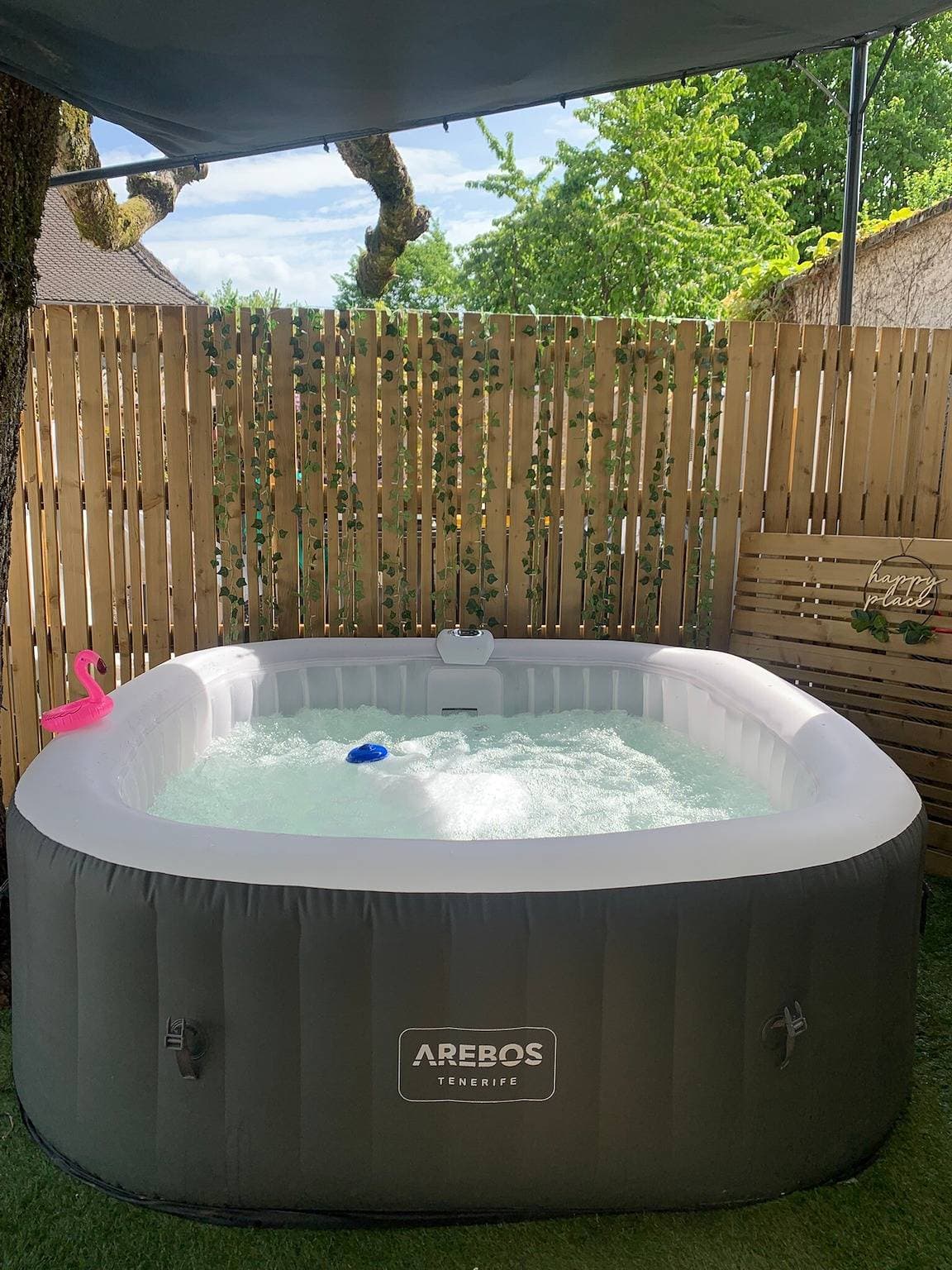Foto 8 von 29: Cocoon-Zimmer mit Garten und privatem Jacuzzi