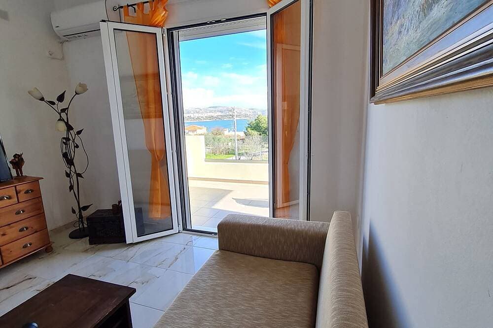 Foto 7 von 20: Wohnung mit Meerblick, 200 Meter vom Strand Minimärkte, Restaurants, Bars