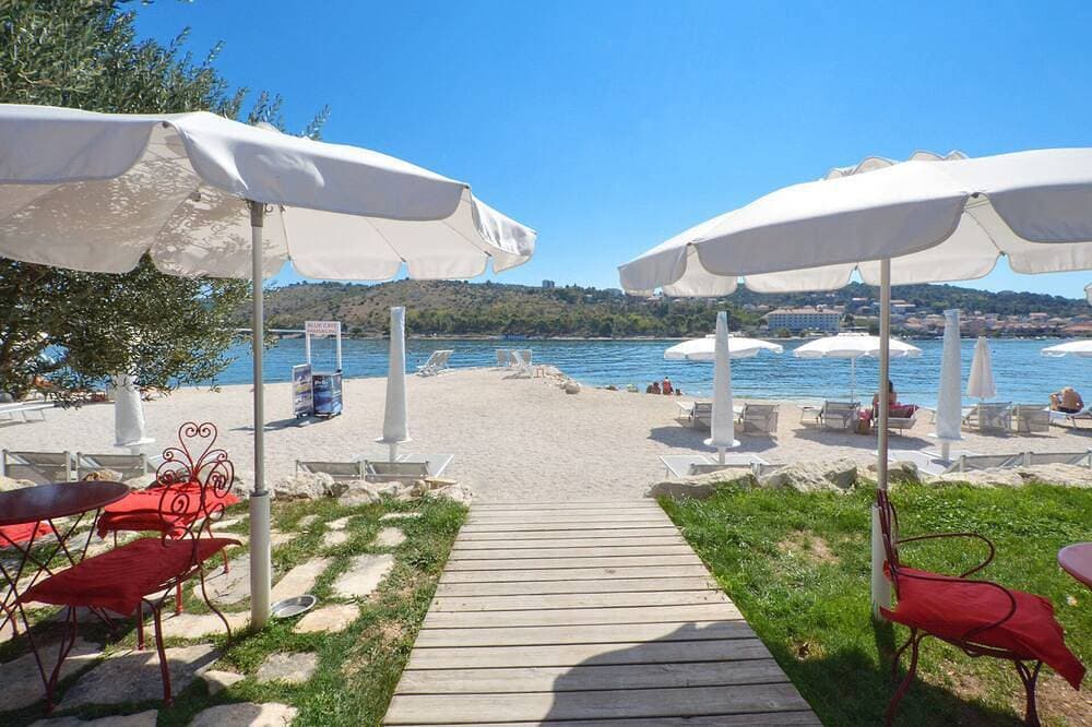 Foto 11 von 30: Stipe 2 mit einem Schlafzimmer, nur 100 m vom Strand in Trogir entfernt