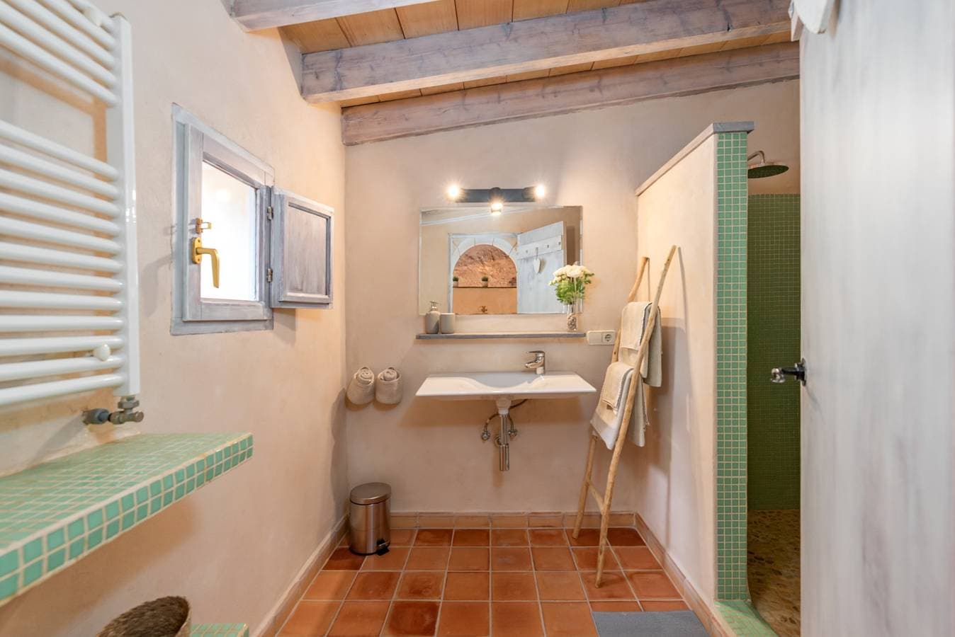 Foto 7 von 22: Ferienhaus 'Groc' mit Bergblick, Gemeinschaftspool und Wi-Fi