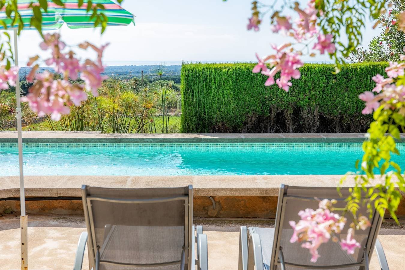 Foto 5 von 27: Schöne Villa mit Pool, WLAN, Terrassen, Garten und herrlichem Blick; Parkplätze vorhanden