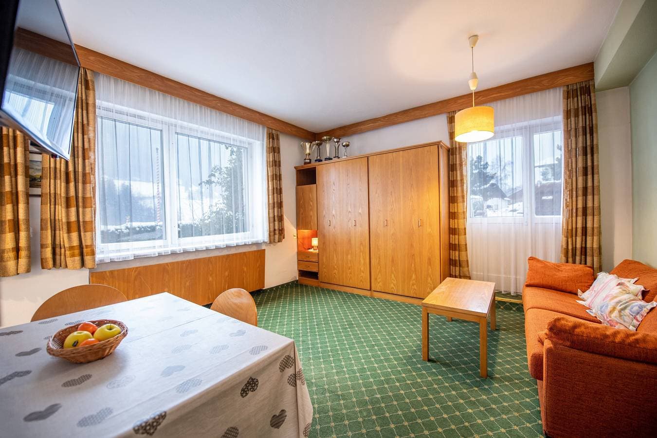 182A Apartments Karl 1