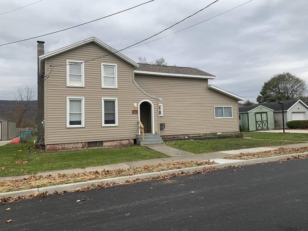 Foto 9 von 14: 602 Magee Street, Watkins Glen, Ny