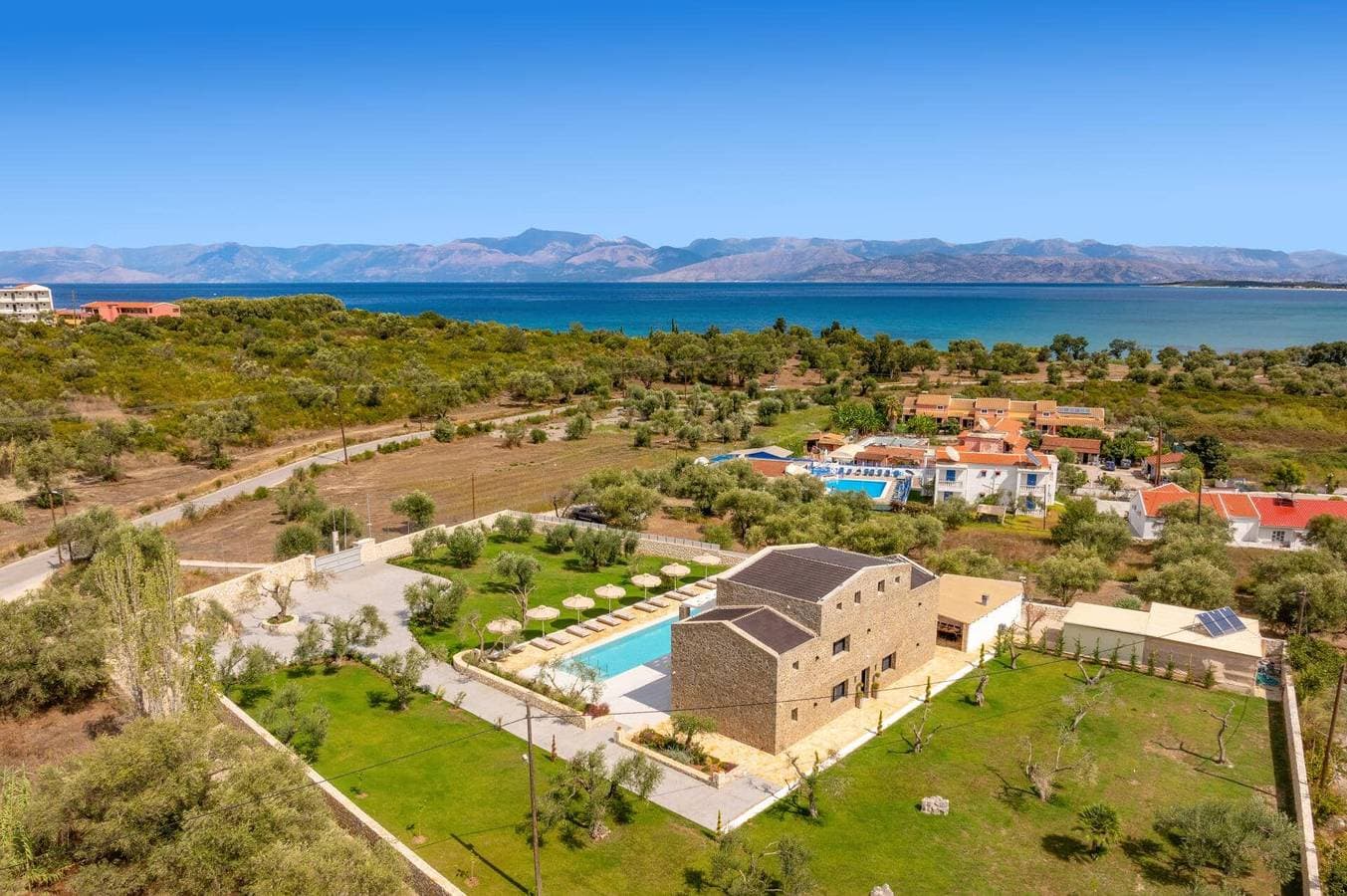 Foto 3 von 50: Villa für 14 Personen mit Garten