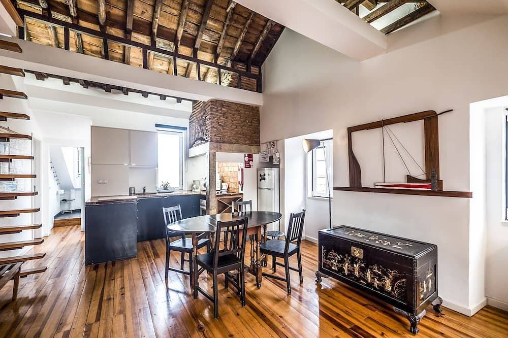 Foto 12 von 20: Alfama, charming attic Terrace with river view - Lisboa vida boa 1