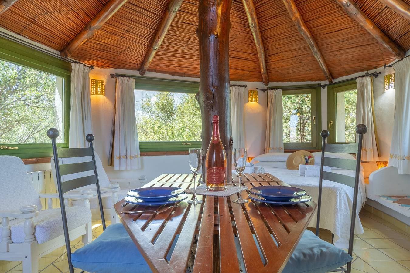 Foto 3 von 31: Ferienhaus mit großem Garten, Terrasse und Gemeinschaftspool