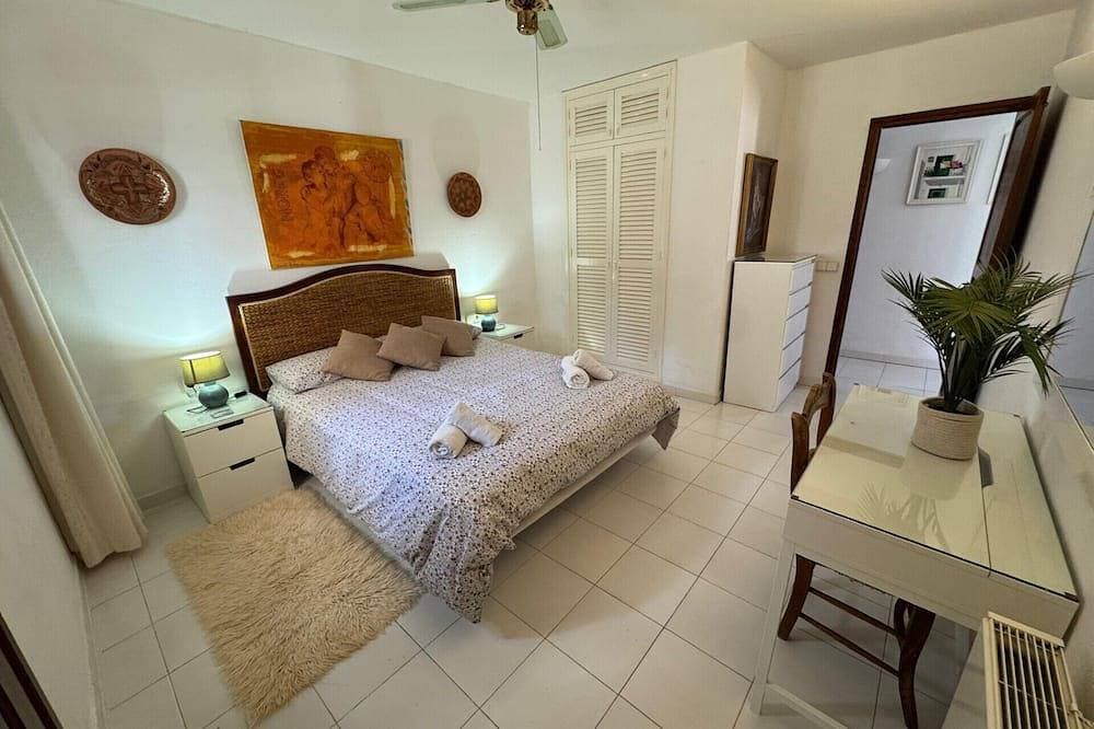 Foto 4 von 24: Tranquil Villa Escape - family sized hillside Villa with private swimming pool