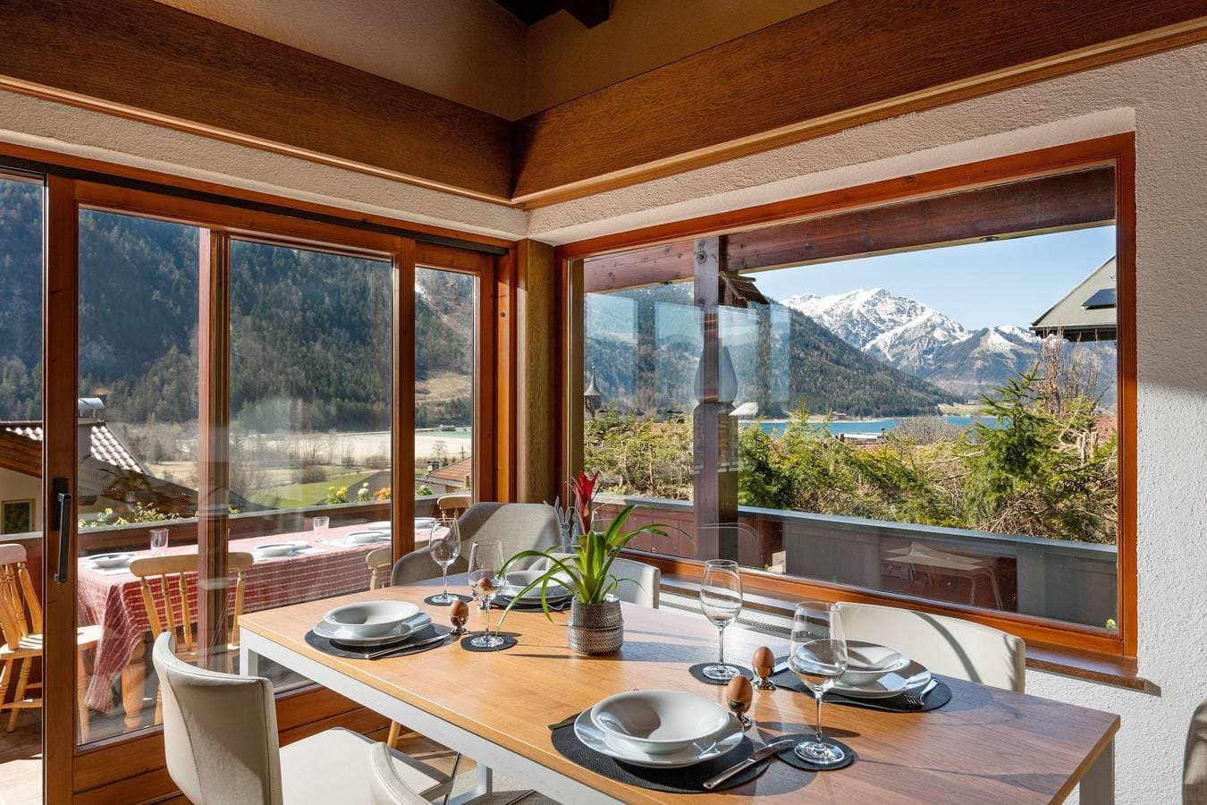 Foto 4 von 32: Ferienhaus mit Seeblick