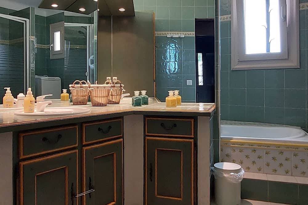 Foto 4 von 26: Schöne Villa zu vermieten in üppigem Grün